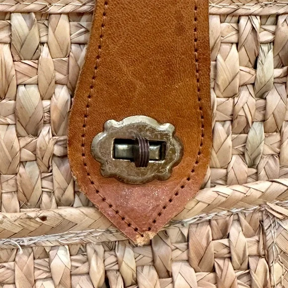 🌟HP🌟VTG 1980s Woven Palm Straw Handbag with Leather Accents - Picture 14 of 16